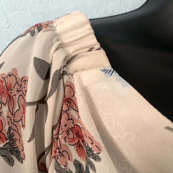 Entro Cream Multicolored Floral Off Shoulder Top Size small - Picture 5 of 12